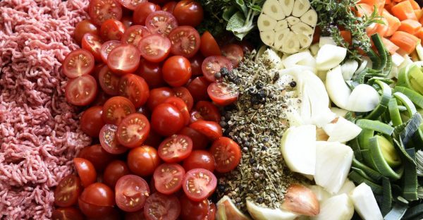 Tomatenessenz mit Tomaten-Ricottaravioli – Die GenussJäger